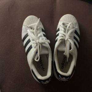 Adidas superstar shoe men’s 8 women’s 9.5